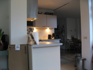 De keuken vanuit de nieuwe leunstoel.